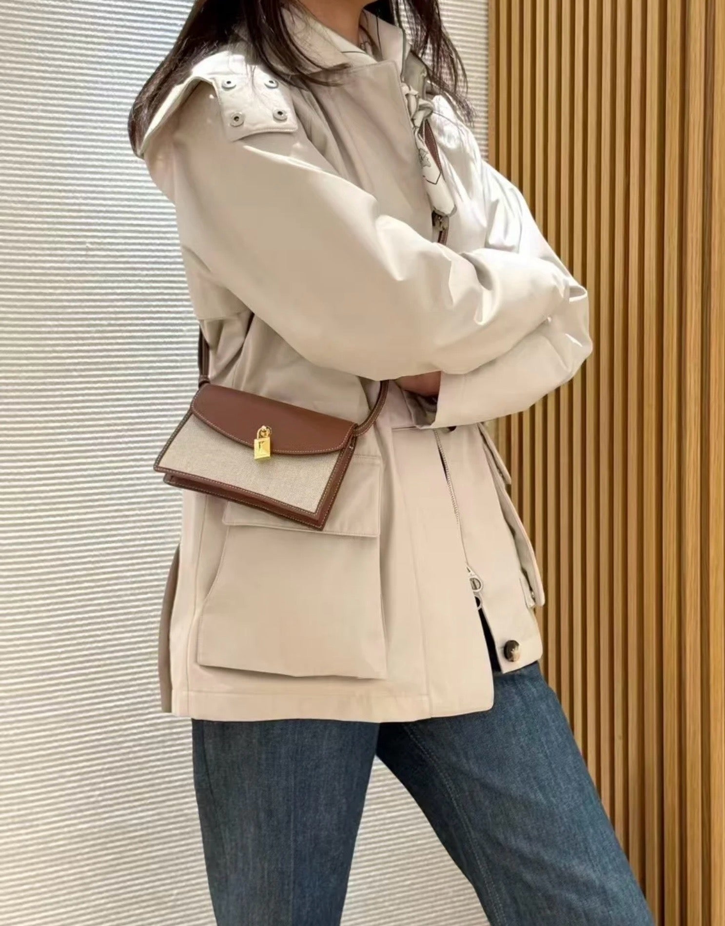 로로피아나 엑스트라 포쉐트 미니백