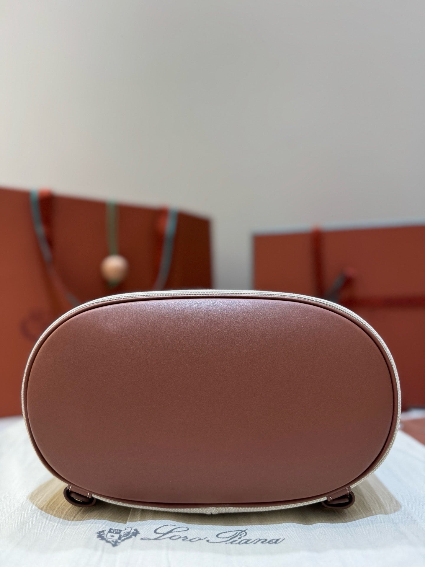 로로피아나 엑스트라 드로스트링 백팩 코튼