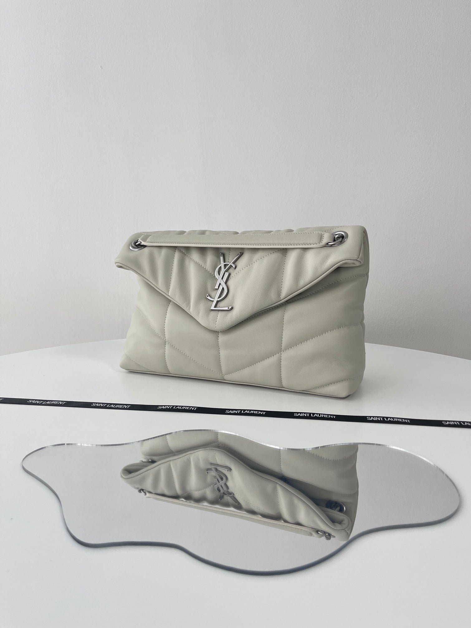 생로랑 루루 푸퍼백 스몰 (아이보리)