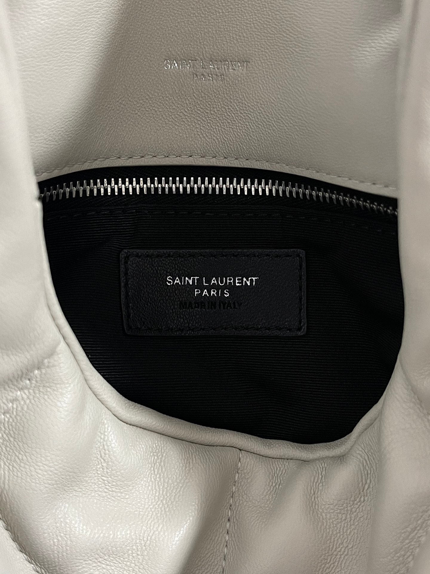 생로랑 루루 푸퍼백 스몰 (아이보리)