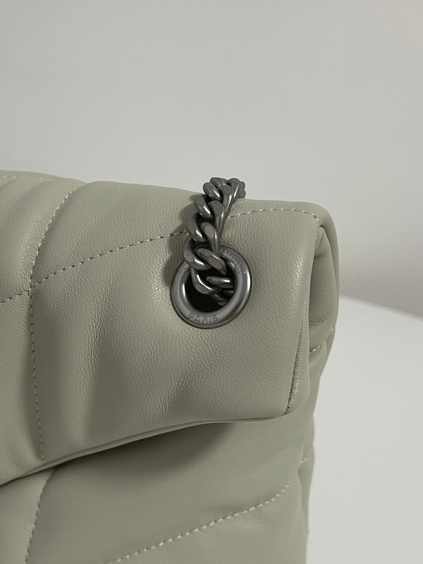 생로랑 루루 푸퍼백 스몰 (아이보리)