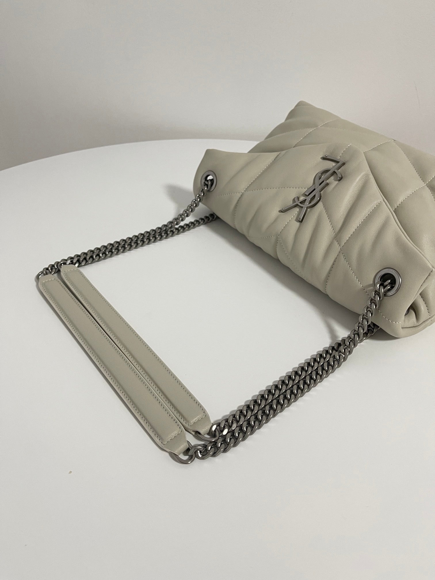 생로랑 루루 푸퍼백 스몰 (아이보리)