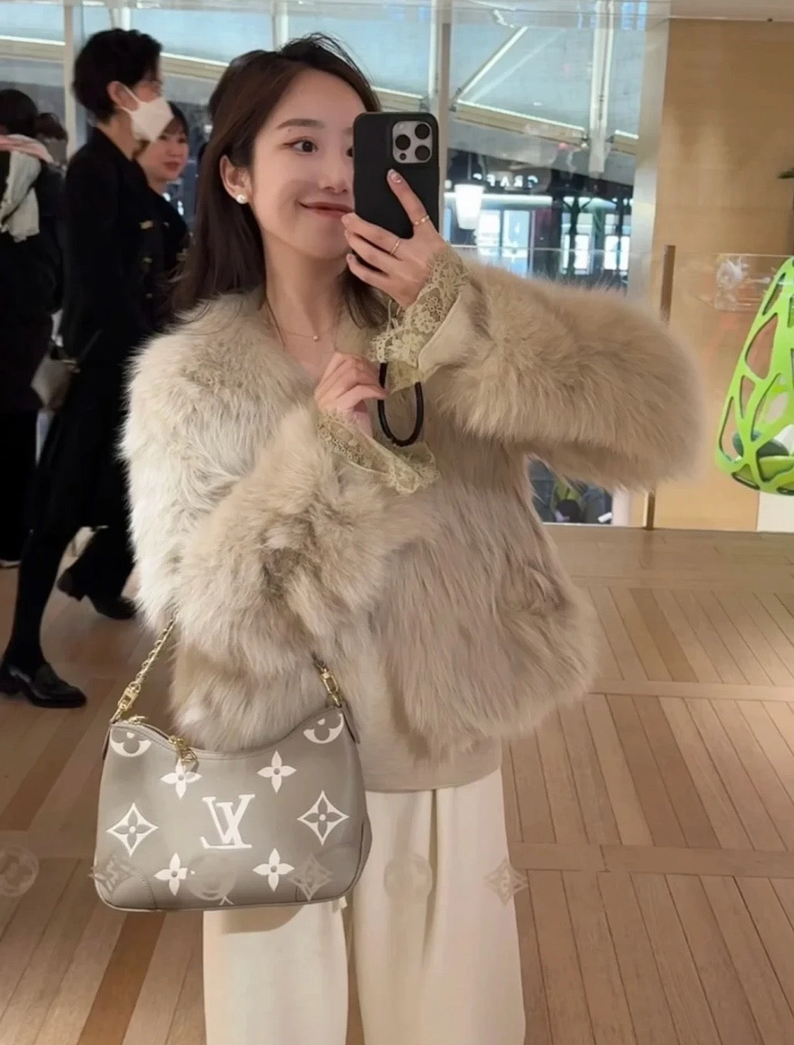 루이비통 앙프렝뜨 바이컬러 볼로뉴