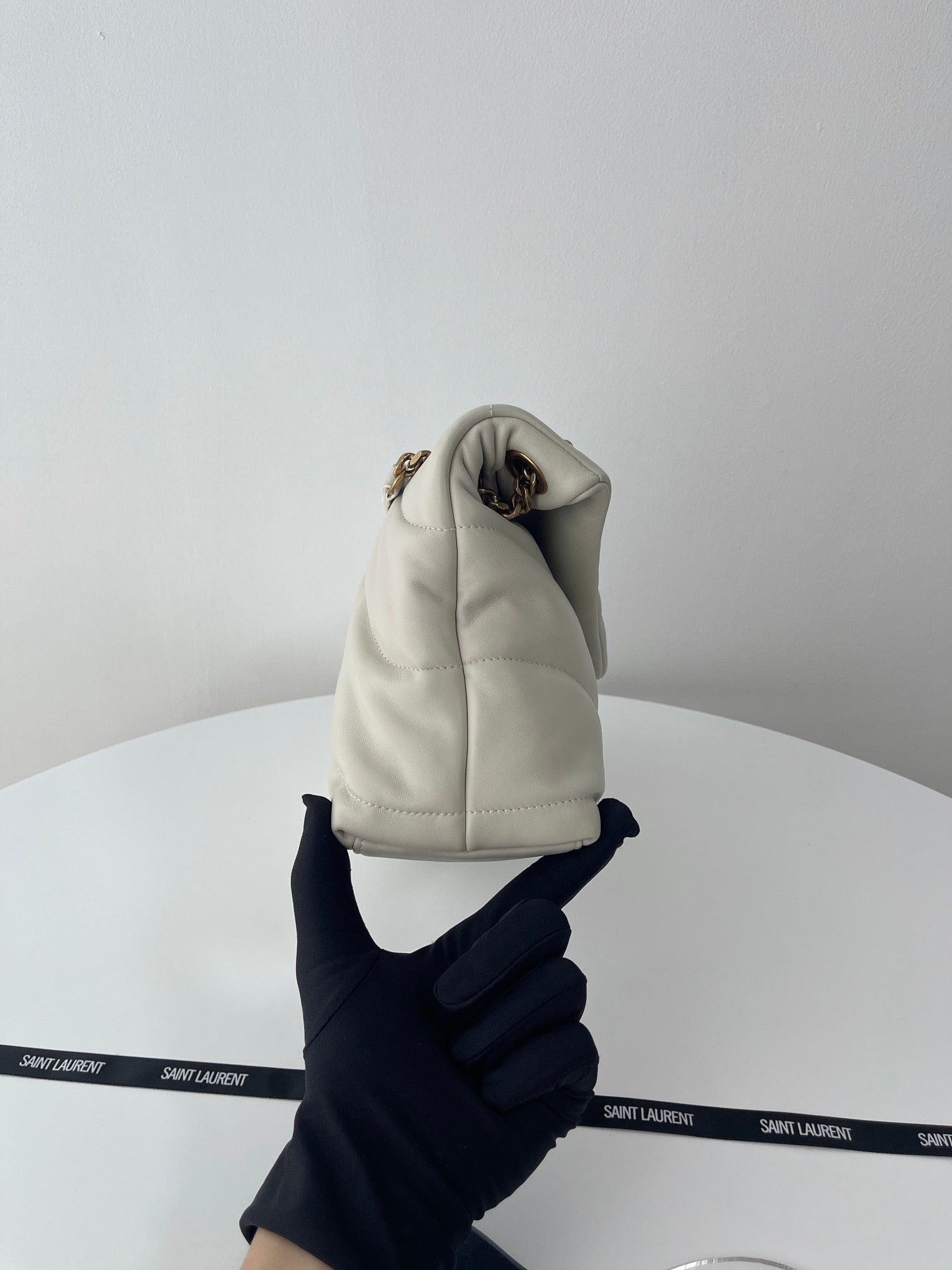 생로랑 루루 푸퍼백 스몰 (아이보리)