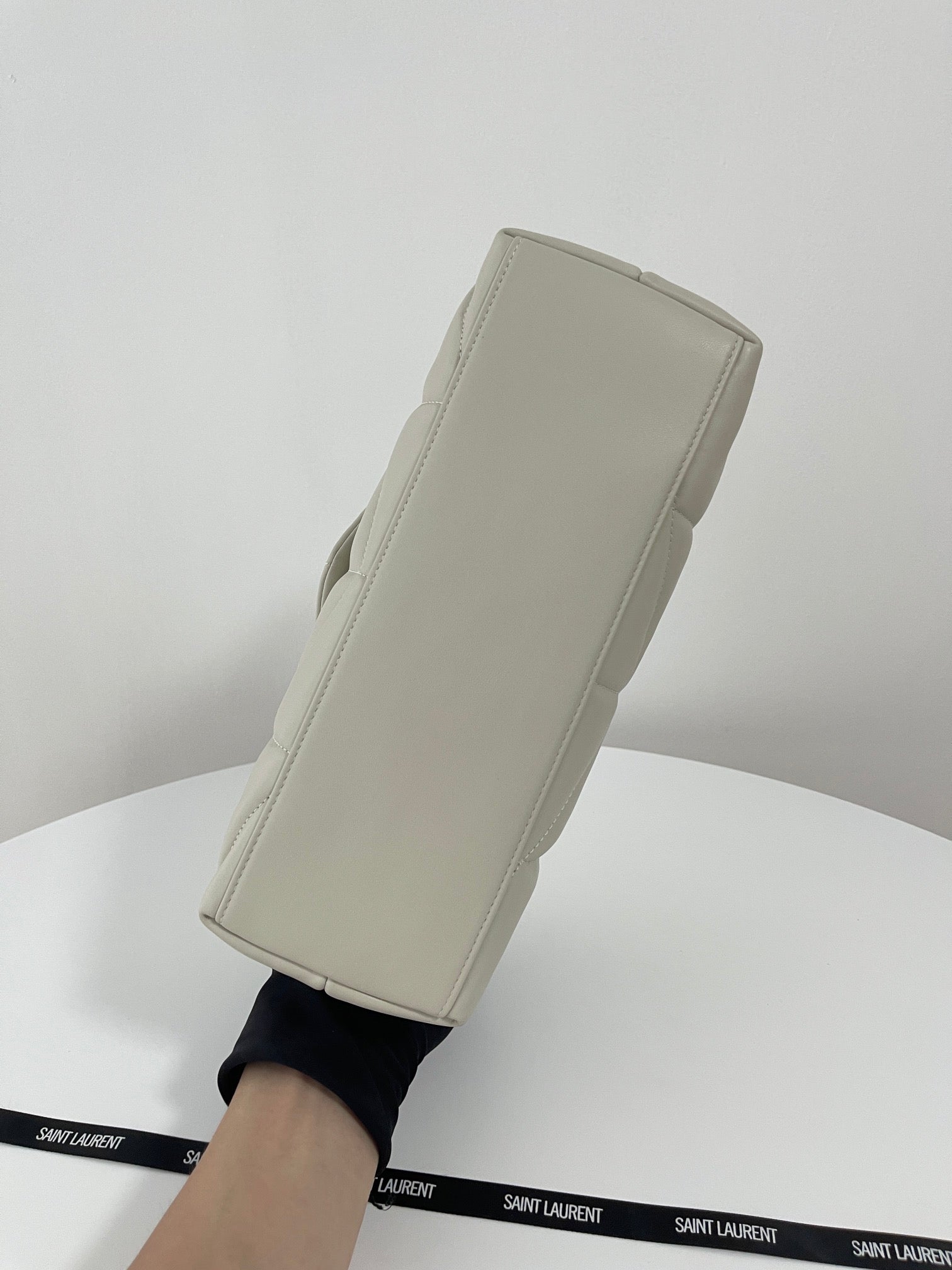 생로랑 루루 푸퍼백 스몰 (아이보리)