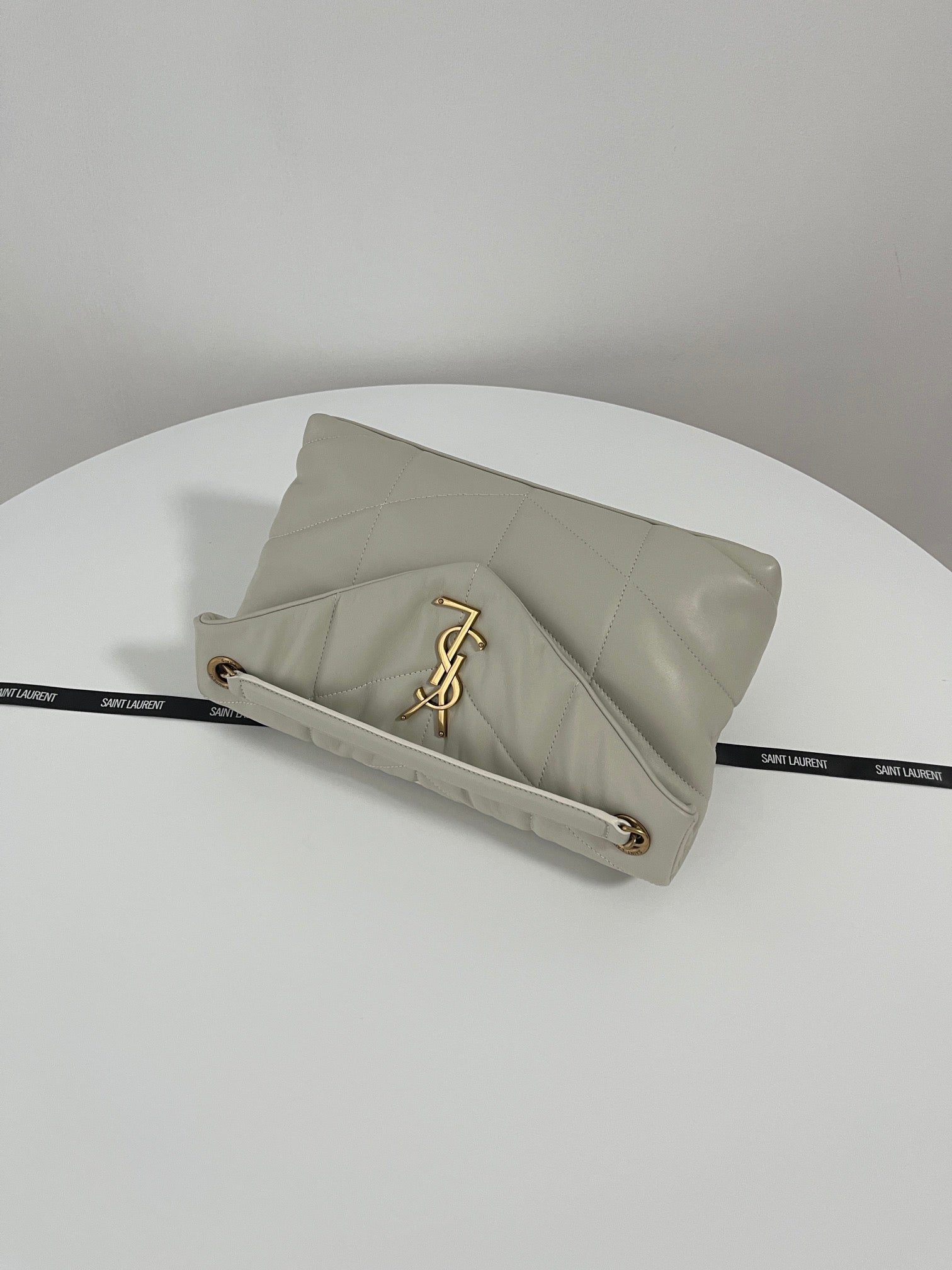 생로랑 루루 푸퍼백 스몰 (아이보리)