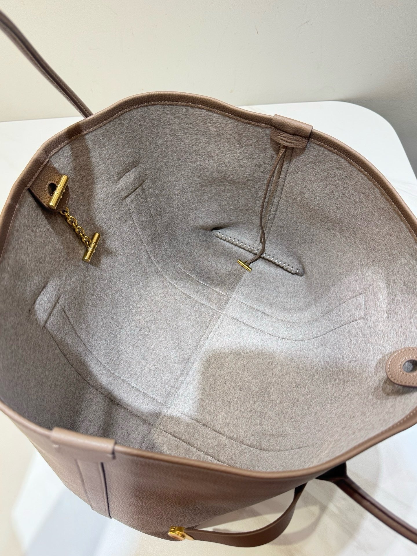 로로피아나 기에라 쇼퍼백 라지