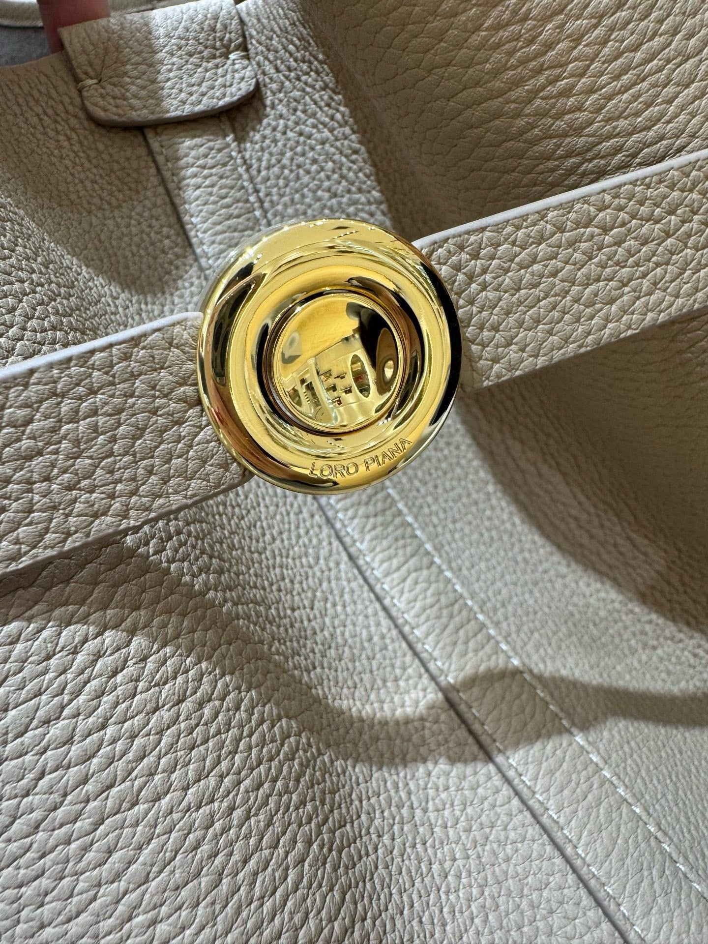 로로피아나 기에라 쇼퍼백 라지