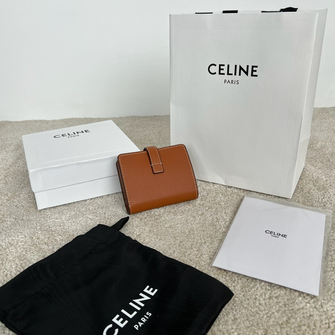 셀린느 콘티 스몰 지갑