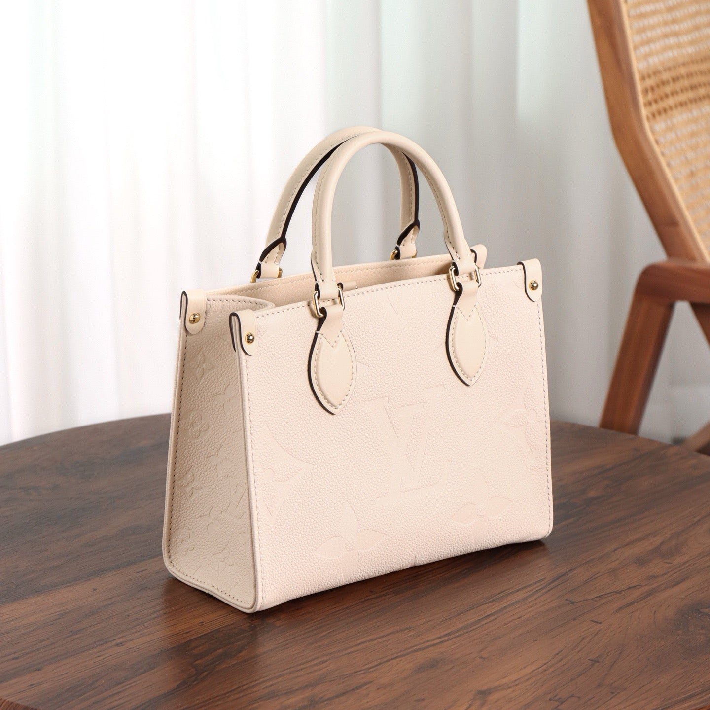 루이비통 앙프렝뜨 온더고 PM