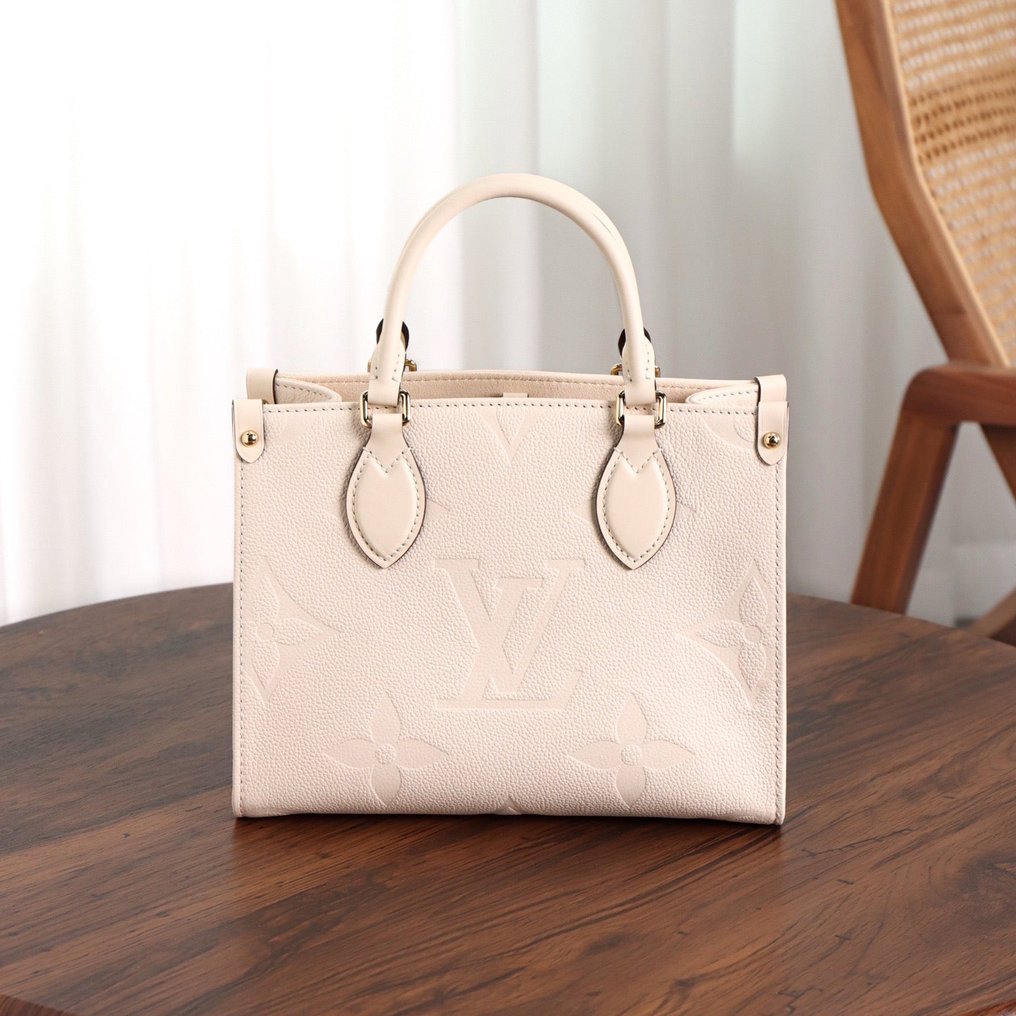 루이비통 앙프렝뜨 온더고 PM