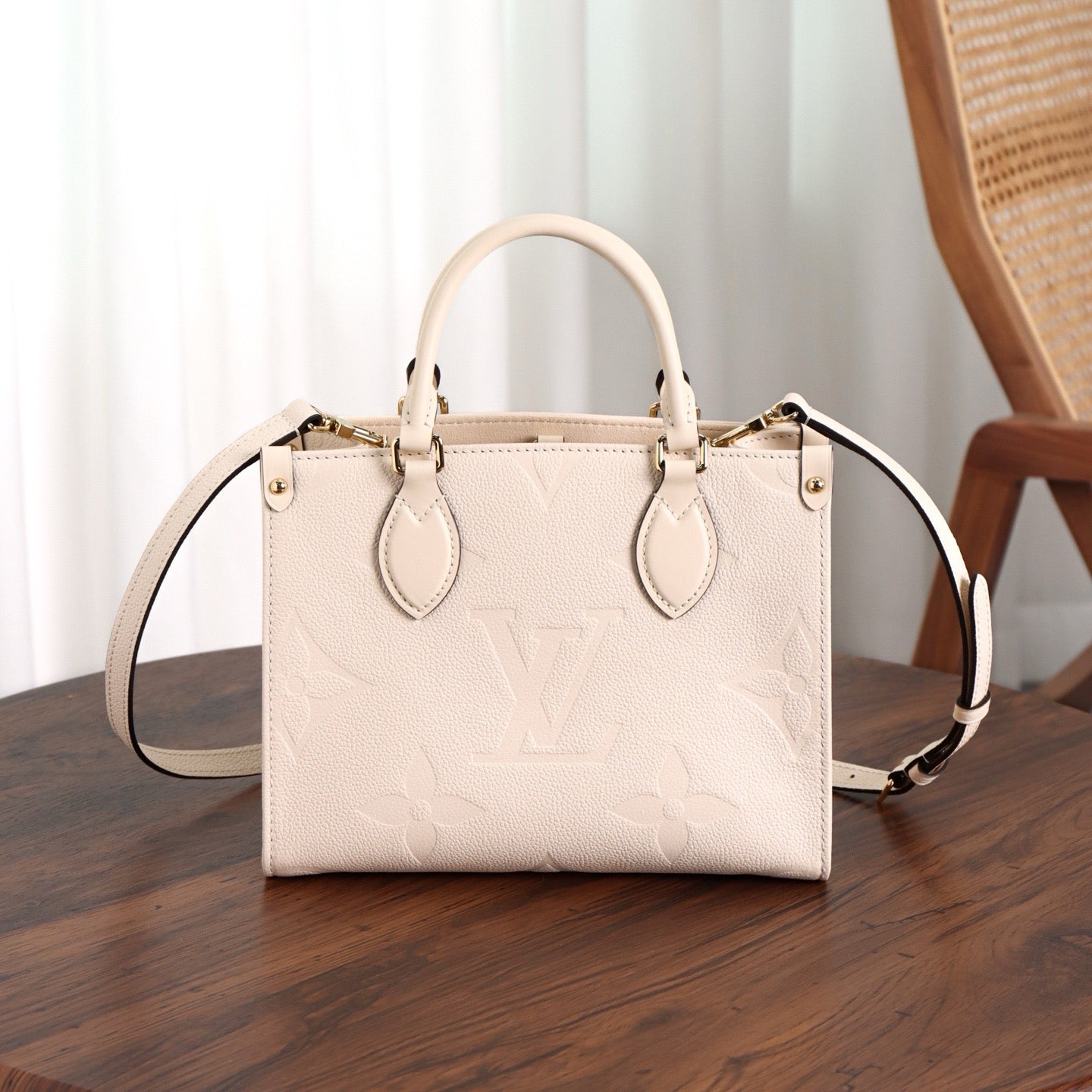 루이비통 앙프렝뜨 온더고 PM