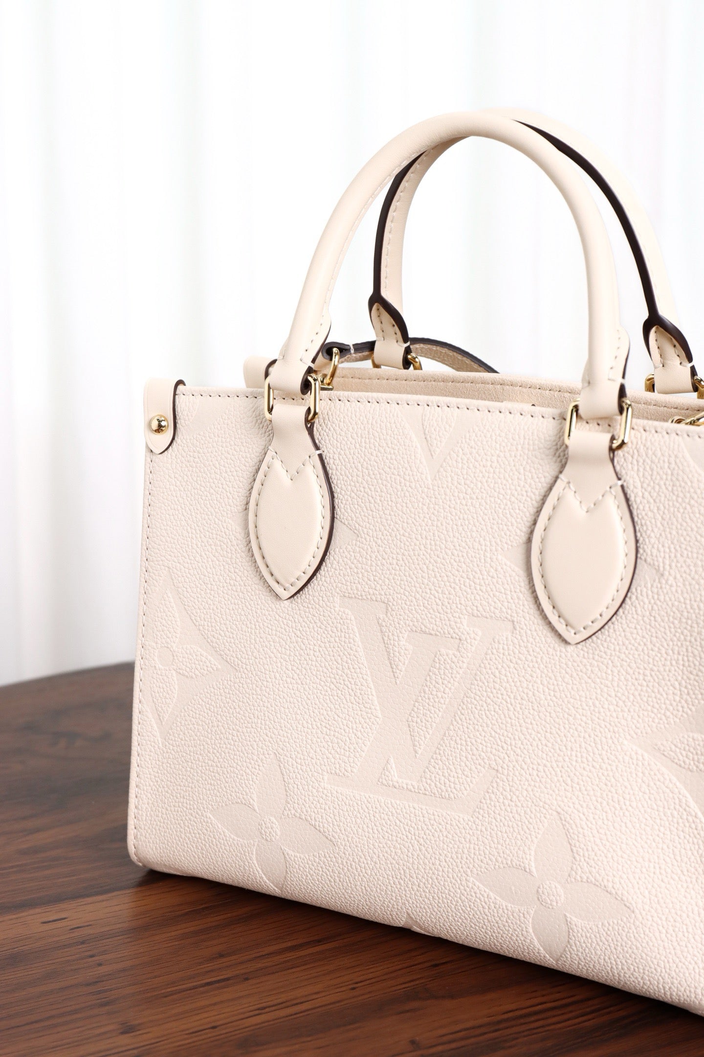 루이비통 앙프렝뜨 온더고 PM