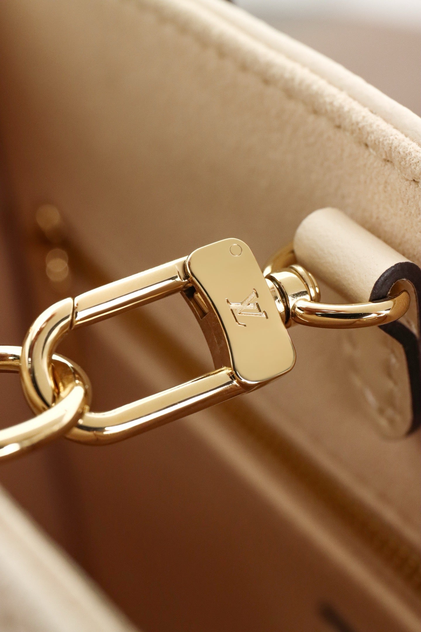 루이비통 앙프렝뜨 온더고 PM