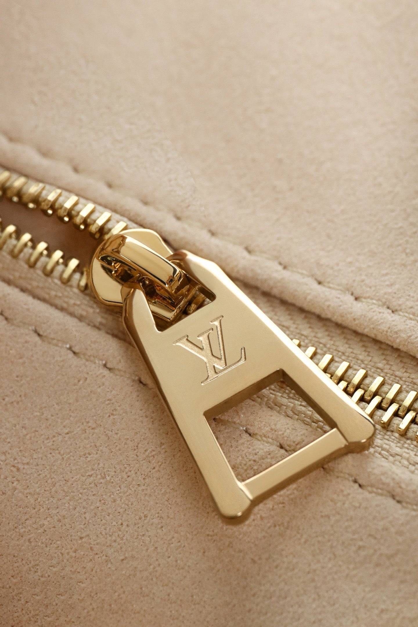 루이비통 앙프렝뜨 온더고 PM