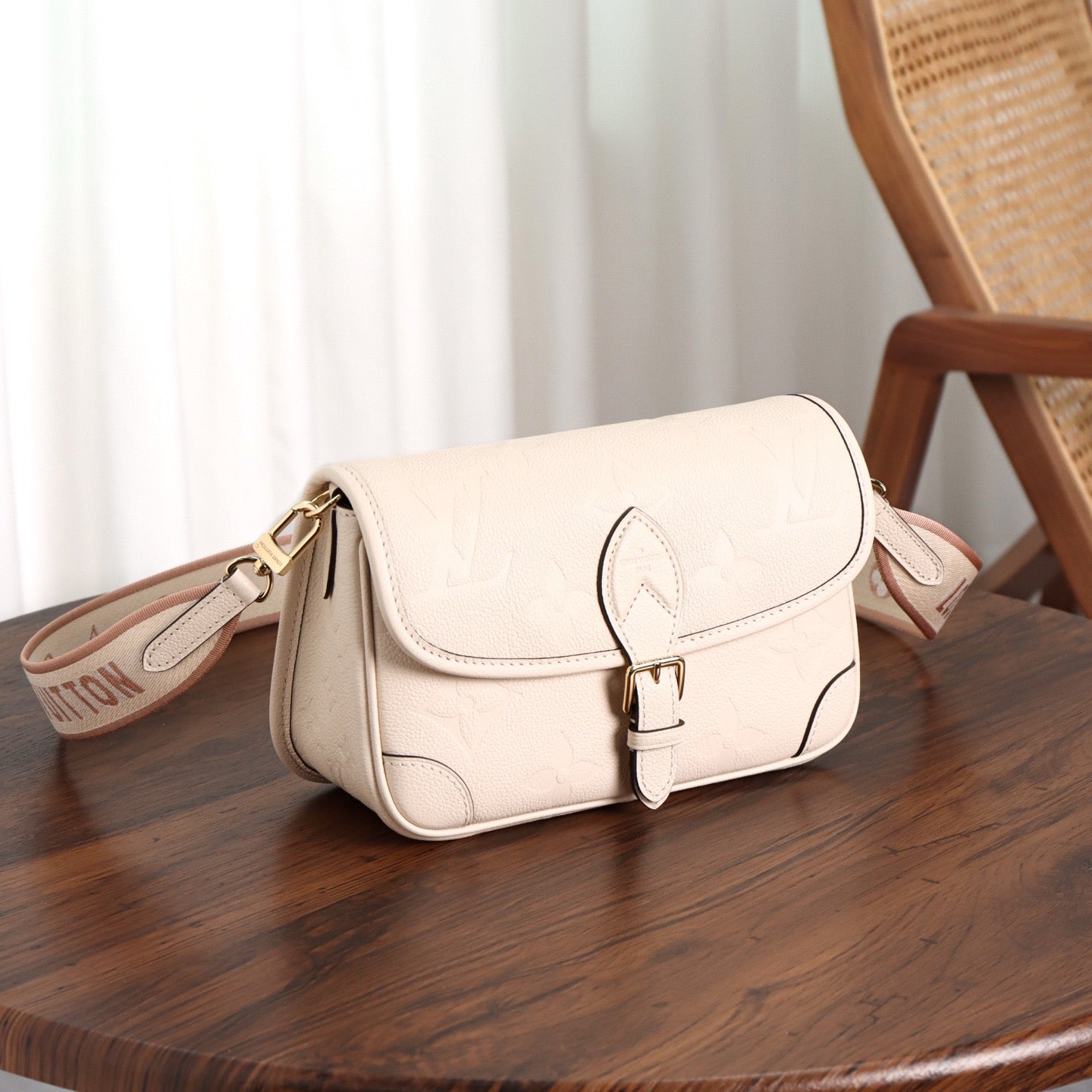 루이비통 앙프렝뜨 다이앤 크림