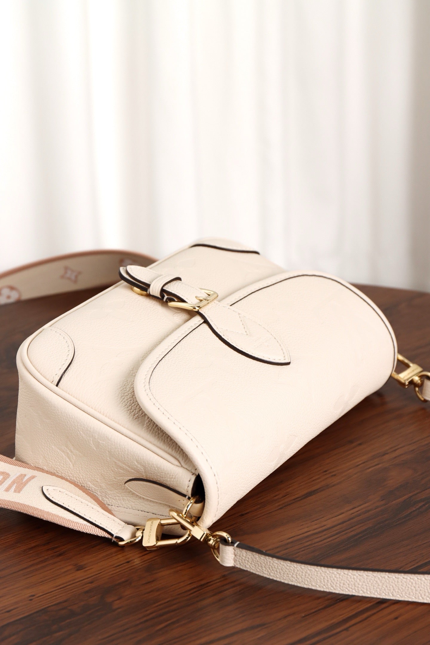 루이비통 앙프렝뜨 다이앤 크림