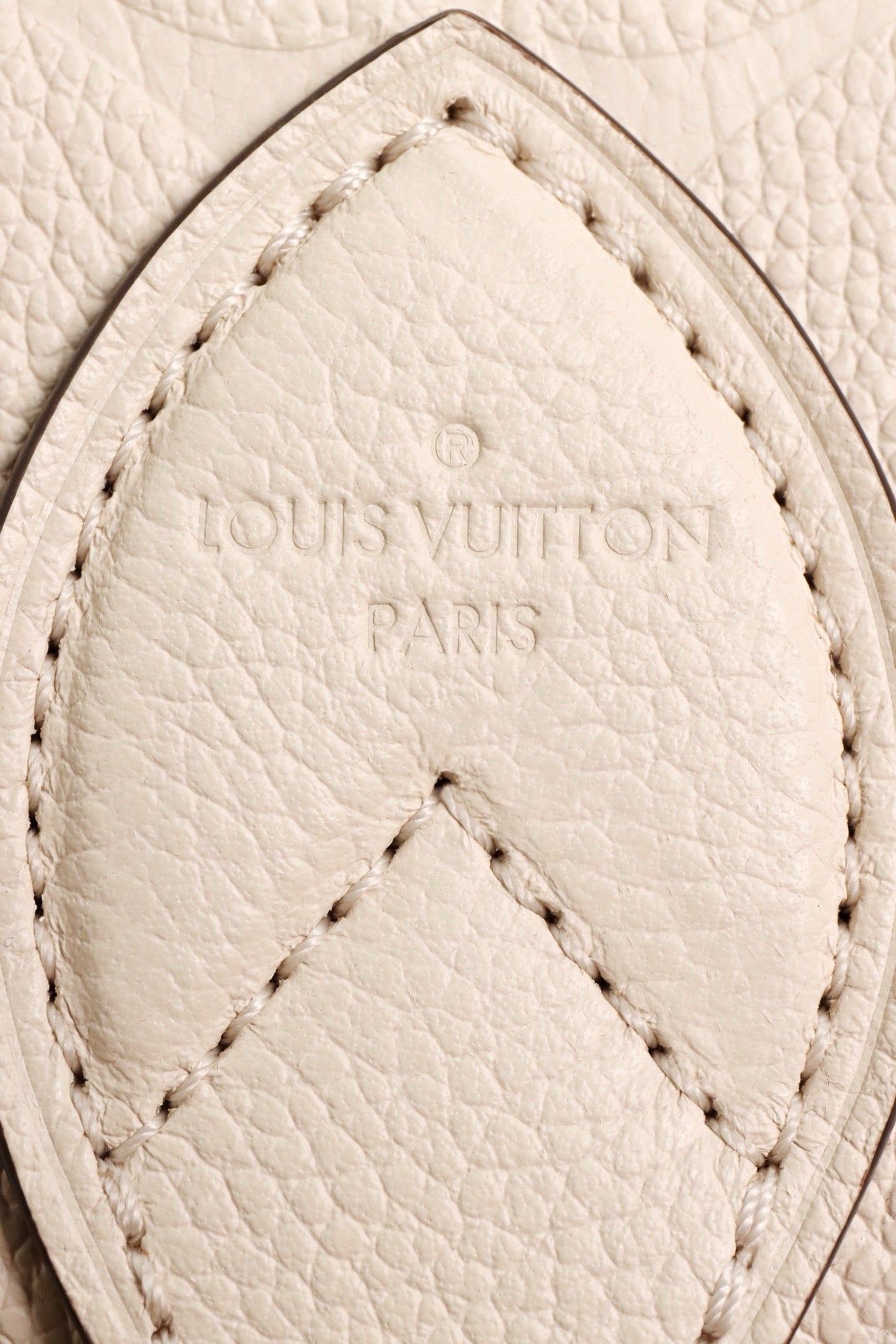 루이비통 앙프렝뜨 다이앤 크림