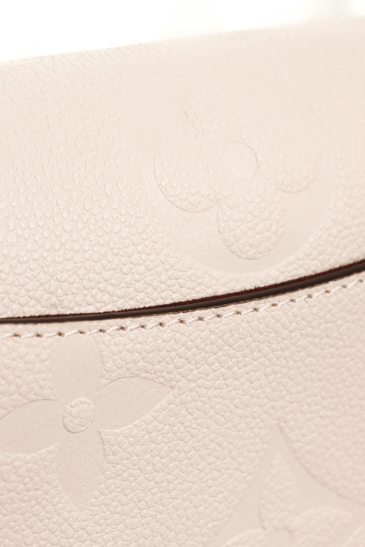 루이비통 앙프렝뜨 다이앤 크림