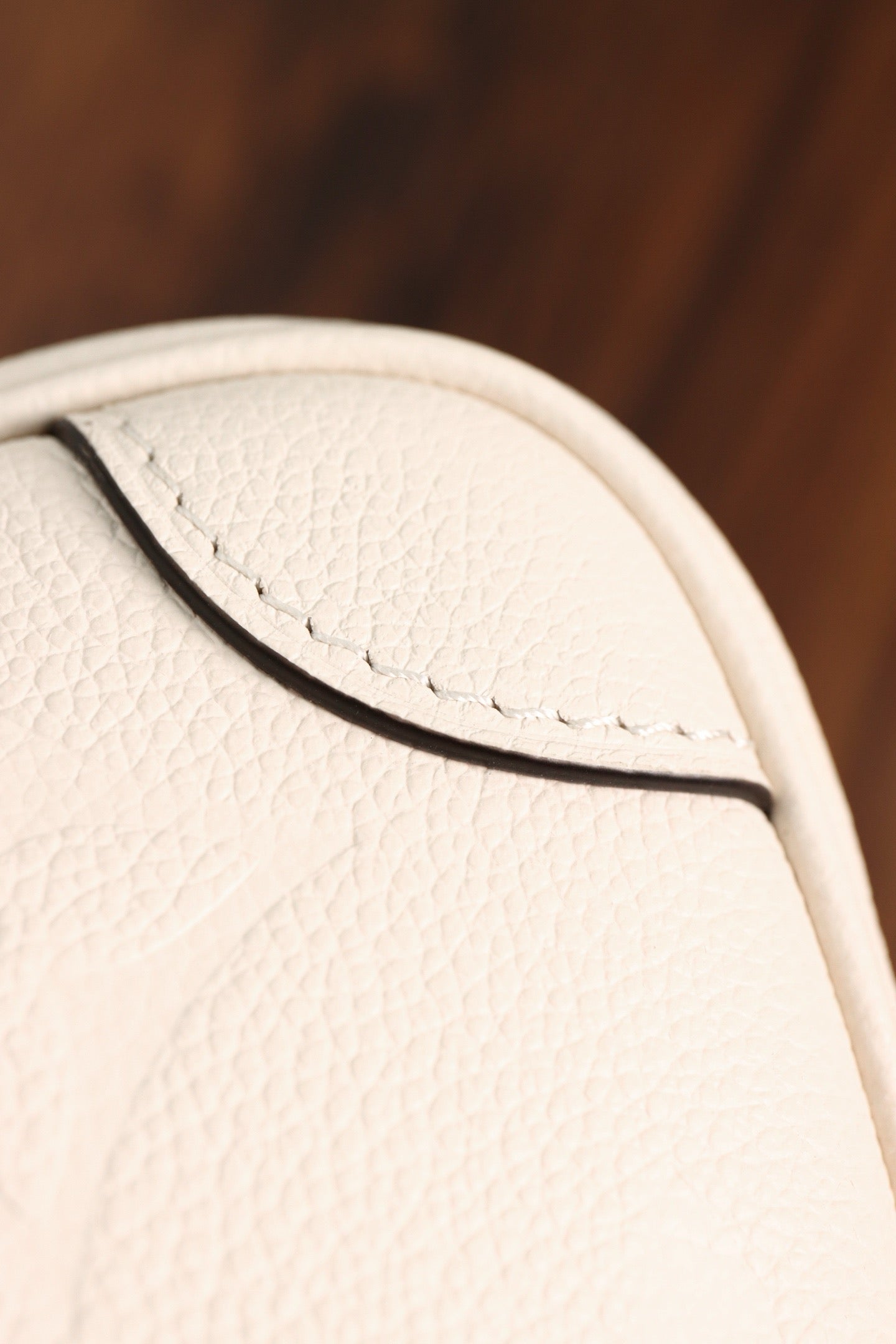 루이비통 앙프렝뜨 다이앤 크림