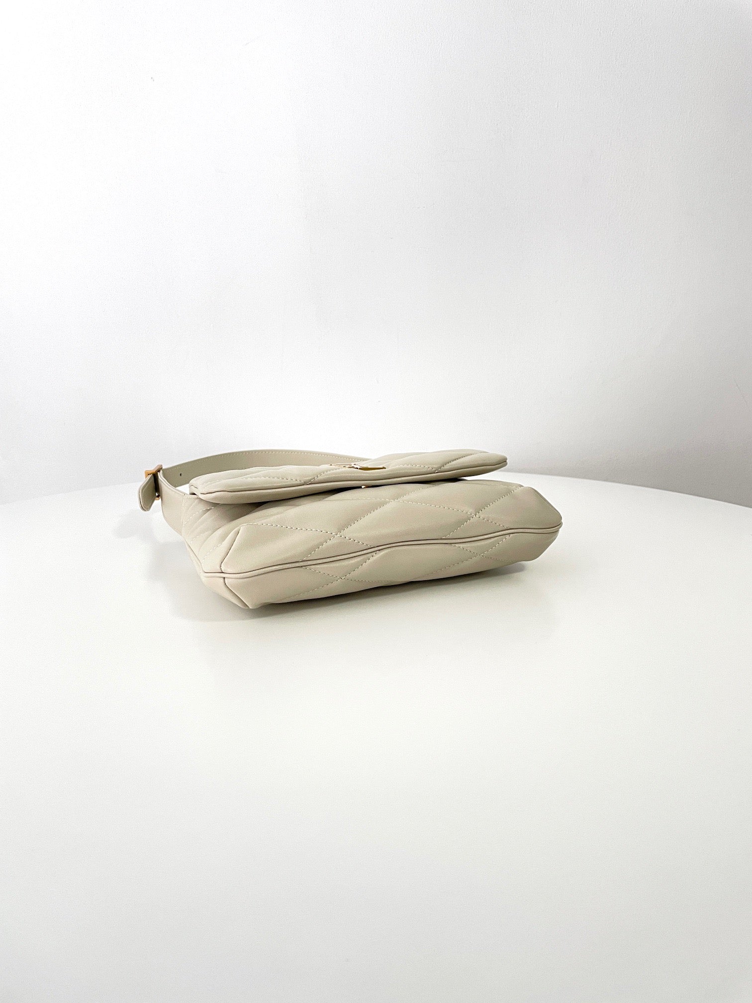 생로랑 LE 57 숄더백 퀼티드 램스킨