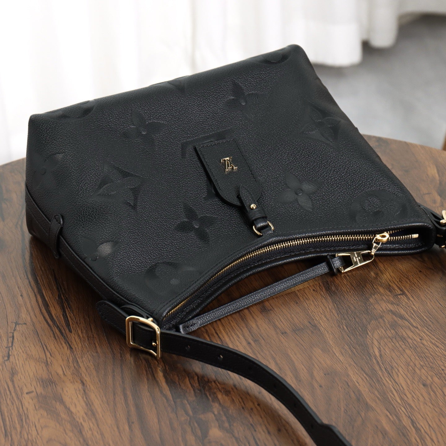 루이비통 앙프렝뜨 캐리올 PM