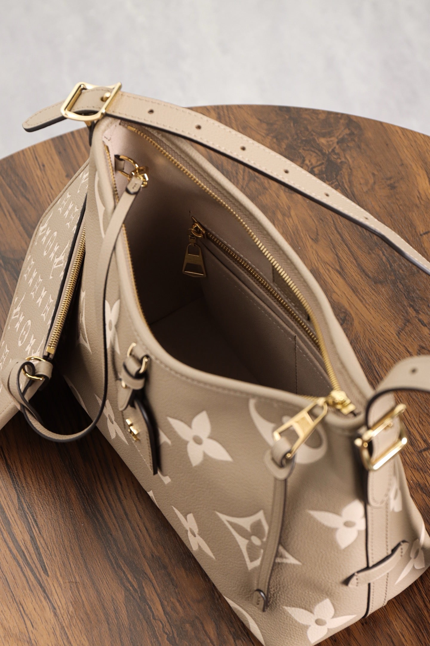 루이비통 앙프렝뜨 캐리올 PM