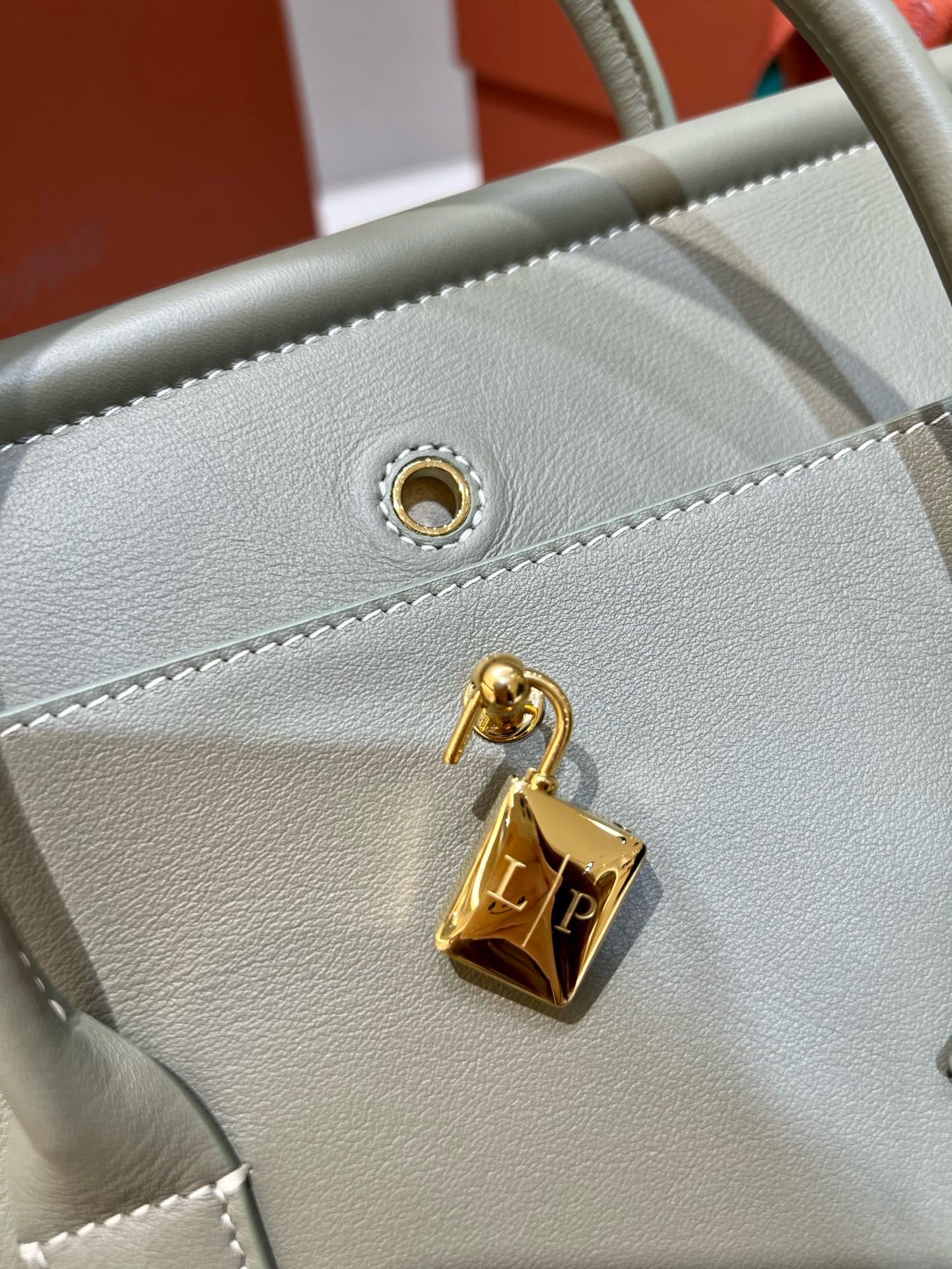 로로피아나 룸백 L25 (글로리 그린)