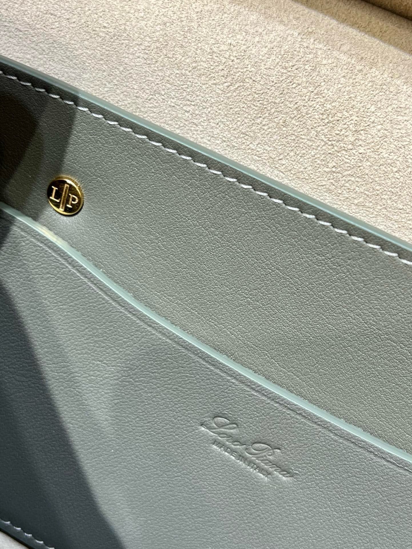 로로피아나 룸백 L25 (글로리 그린)