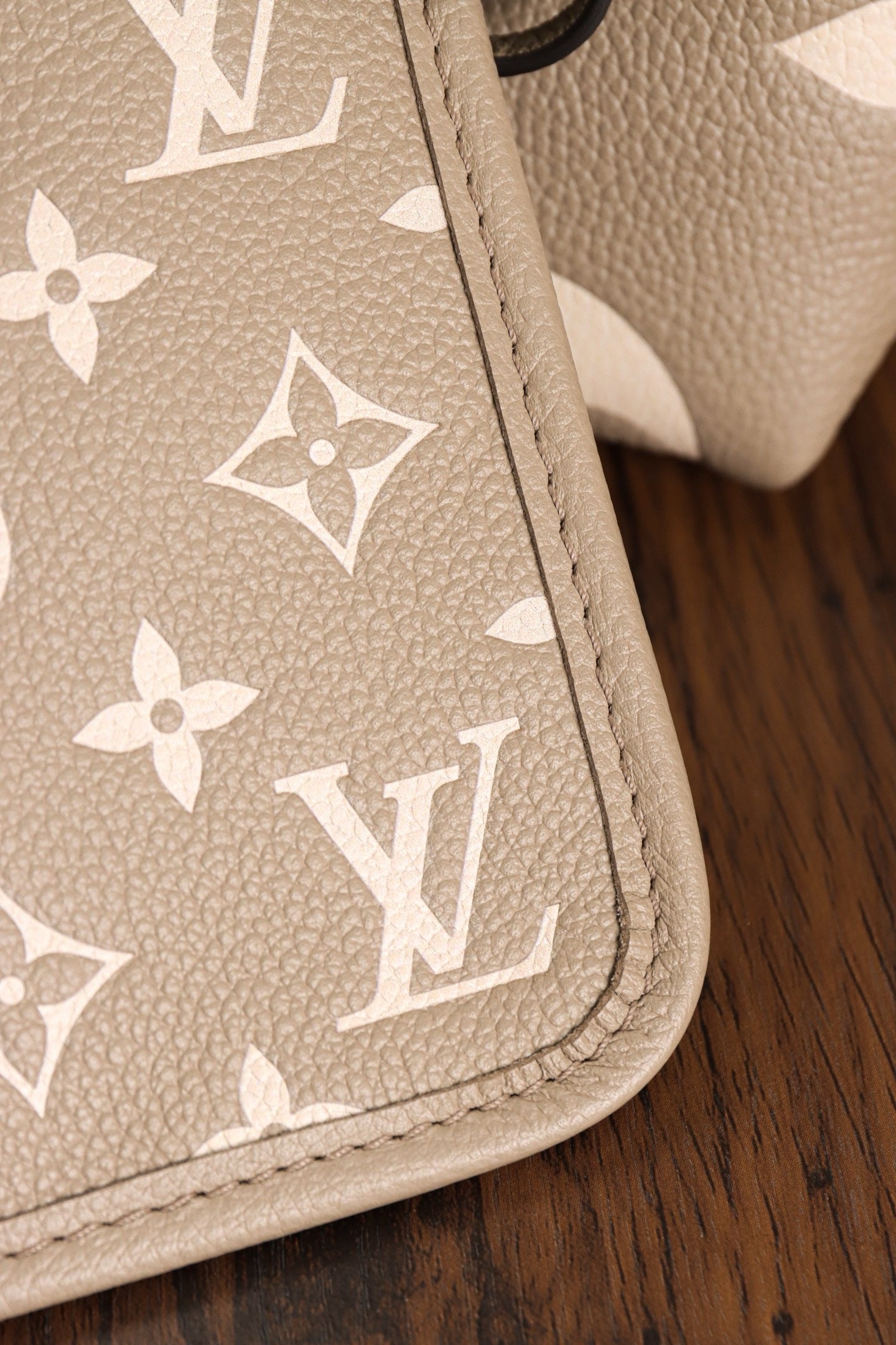 루이비통 앙프렝뜨 캐리올 PM