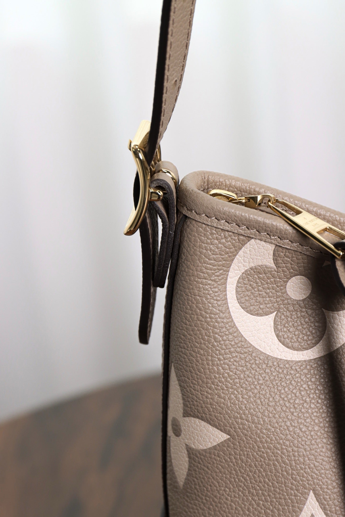 루이비통 앙프렝뜨 캐리올 PM