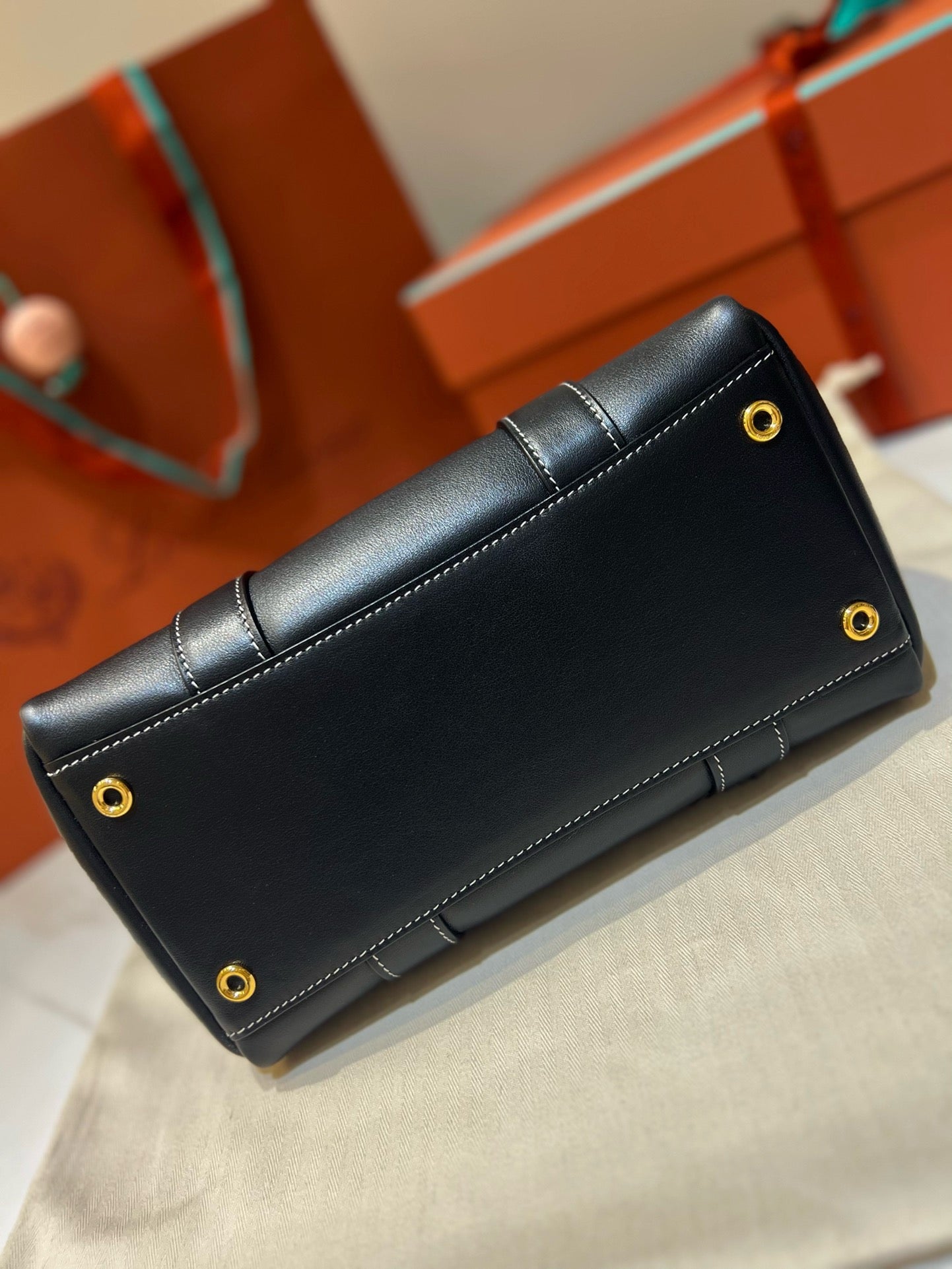 로로피아나 룸백 L25 (블랙)