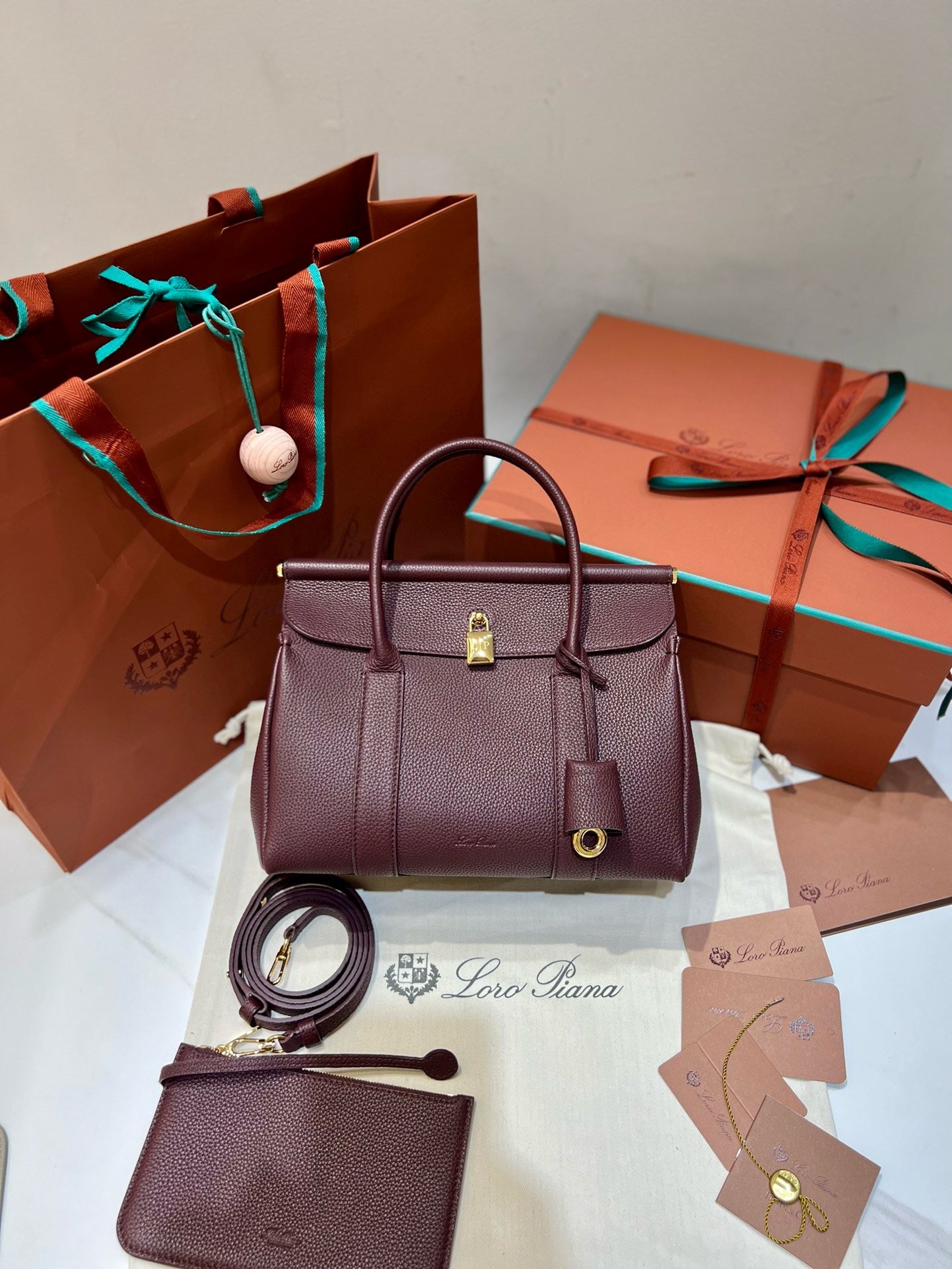 로로피아나 룸백 L25 (아즈키 빈즈)