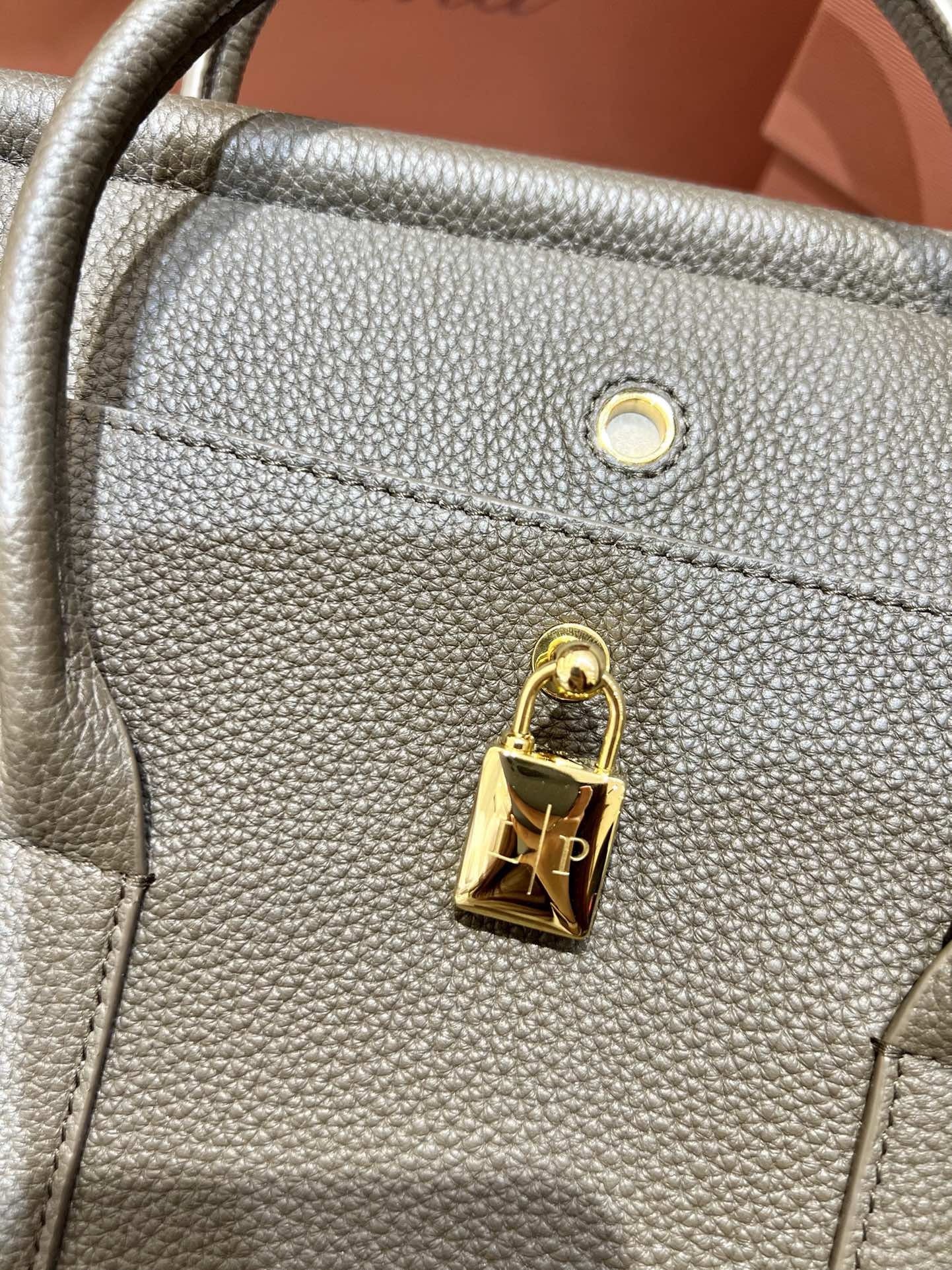 로로피아나 룸백 L25 (레인 드롭스)