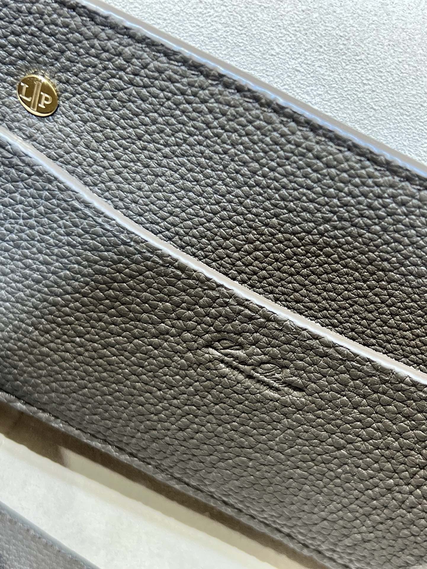 로로피아나 룸백 L25 (레인 드롭스)