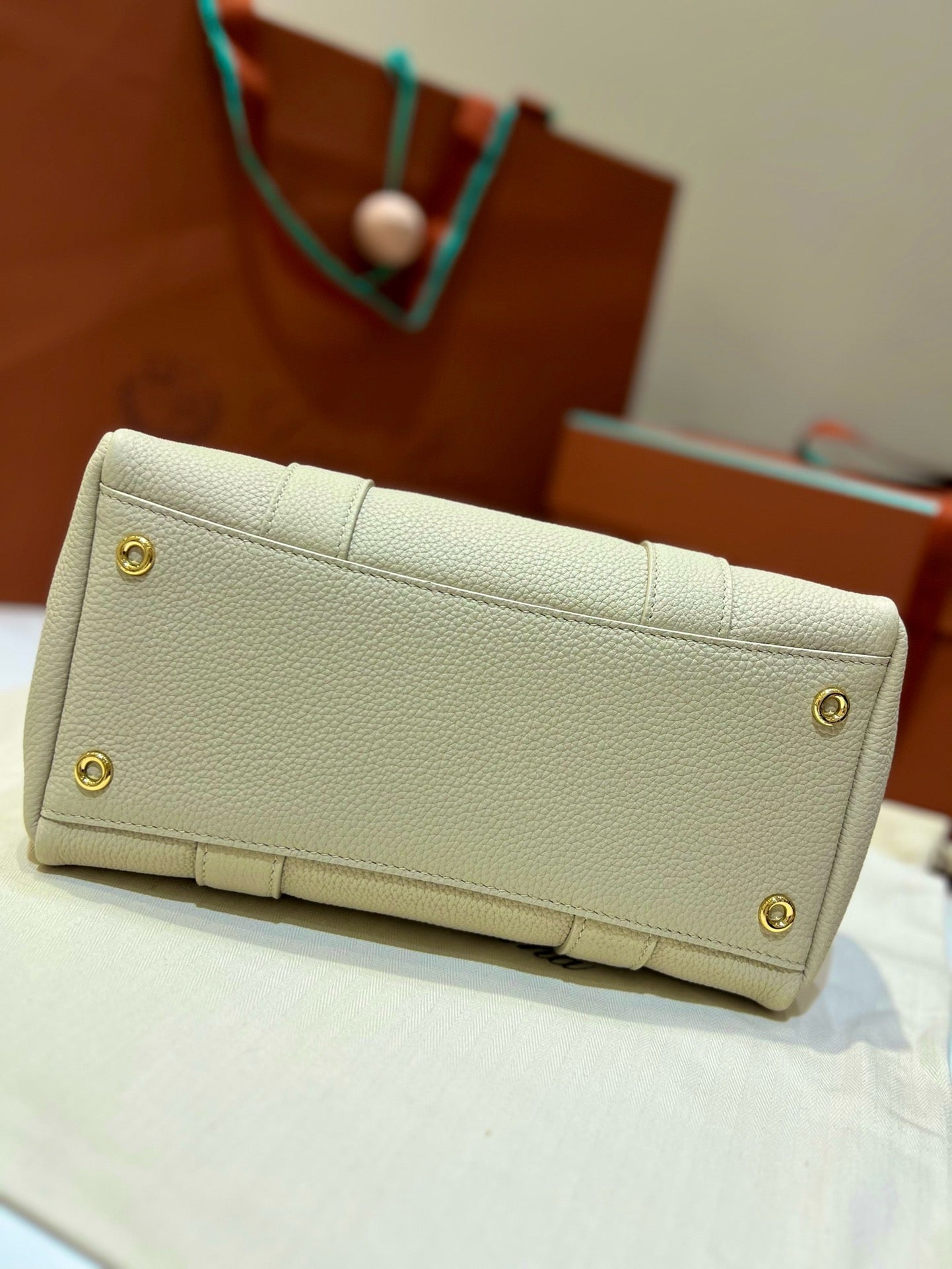 로로피아나 룸백 L25 (라이트 트래버틴)