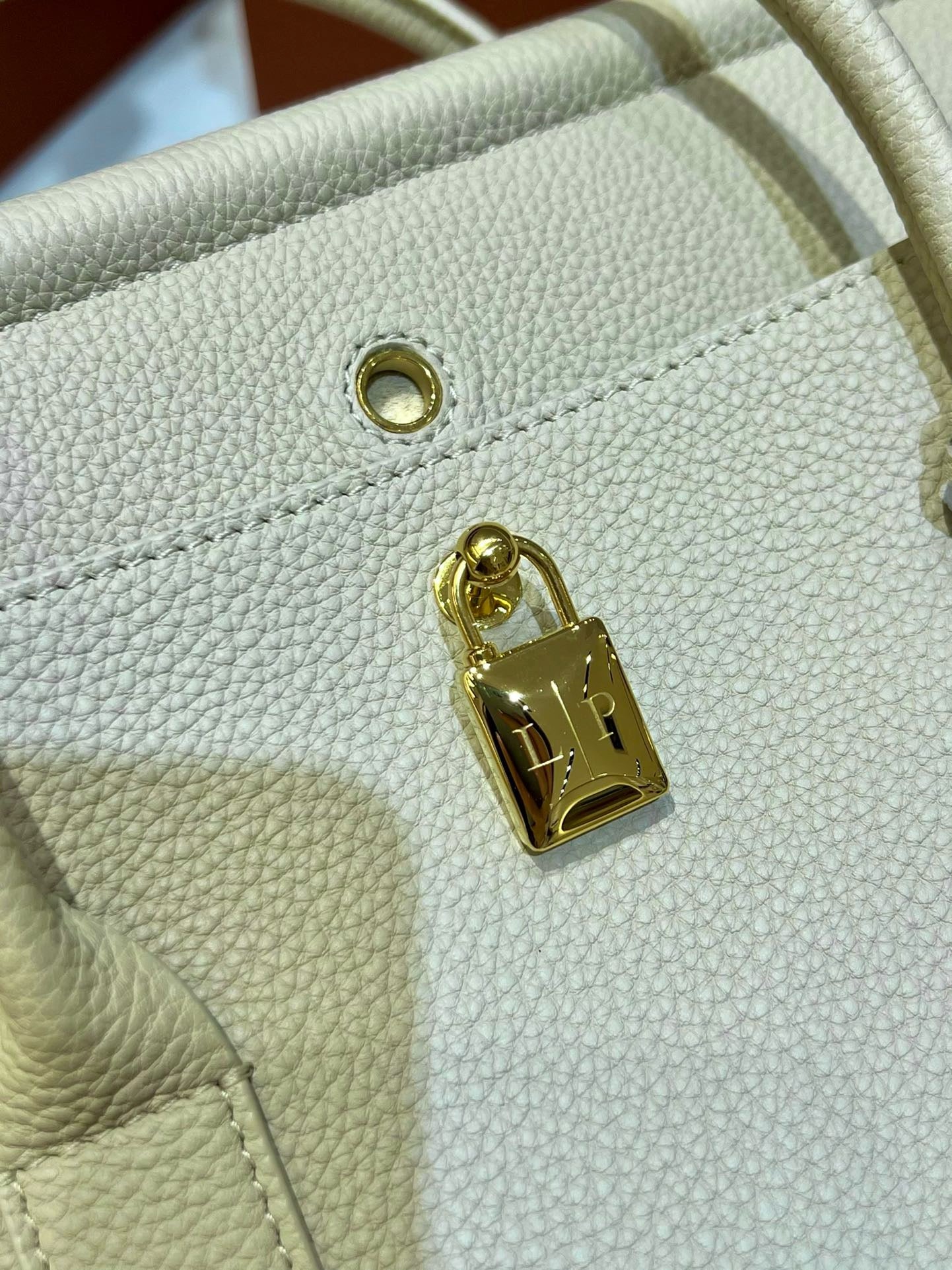 로로피아나 룸백 L25 (라이트 트래버틴)