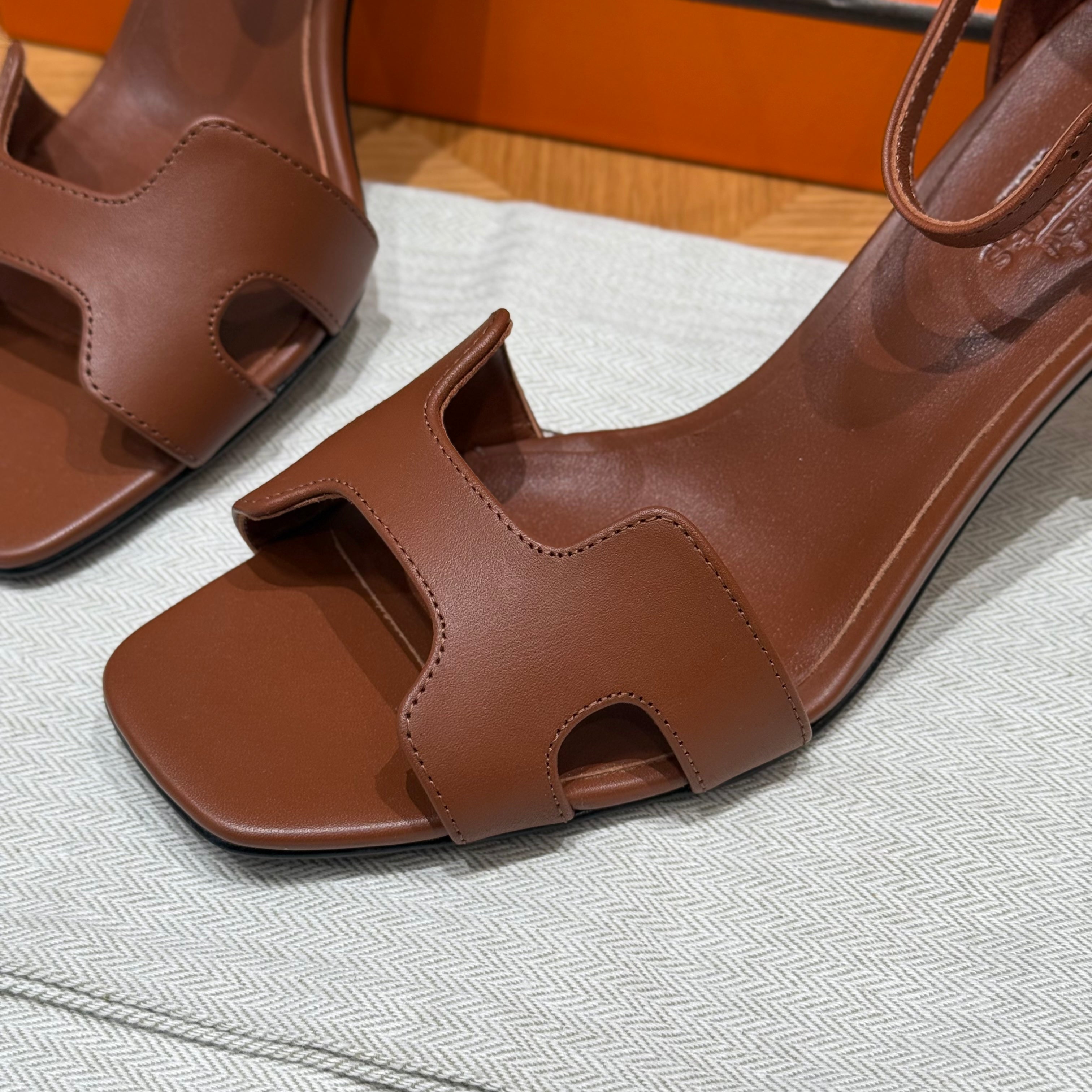 에르메스 조이 70 샌들  굽 7cm
