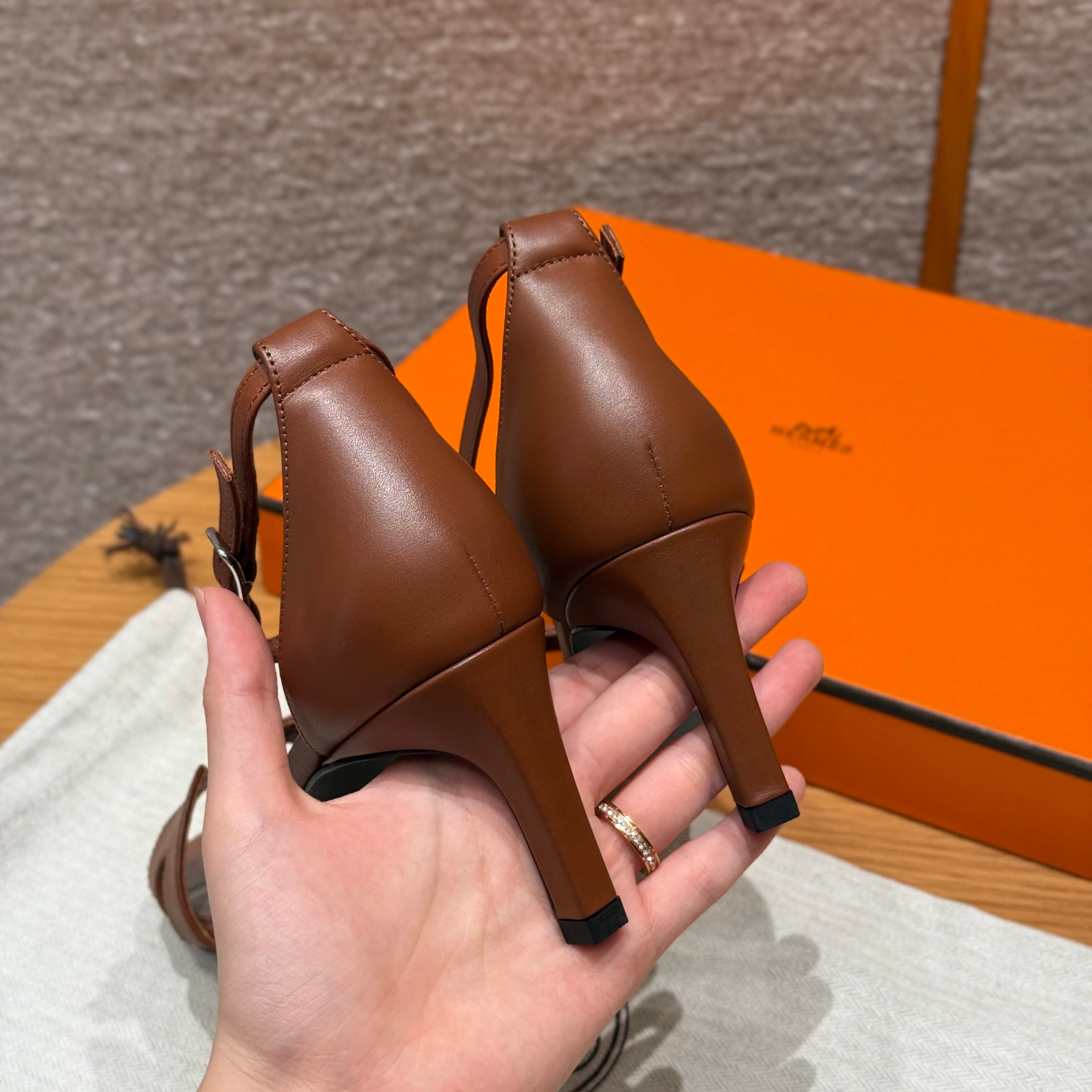 에르메스 조이 70 샌들  굽 7cm