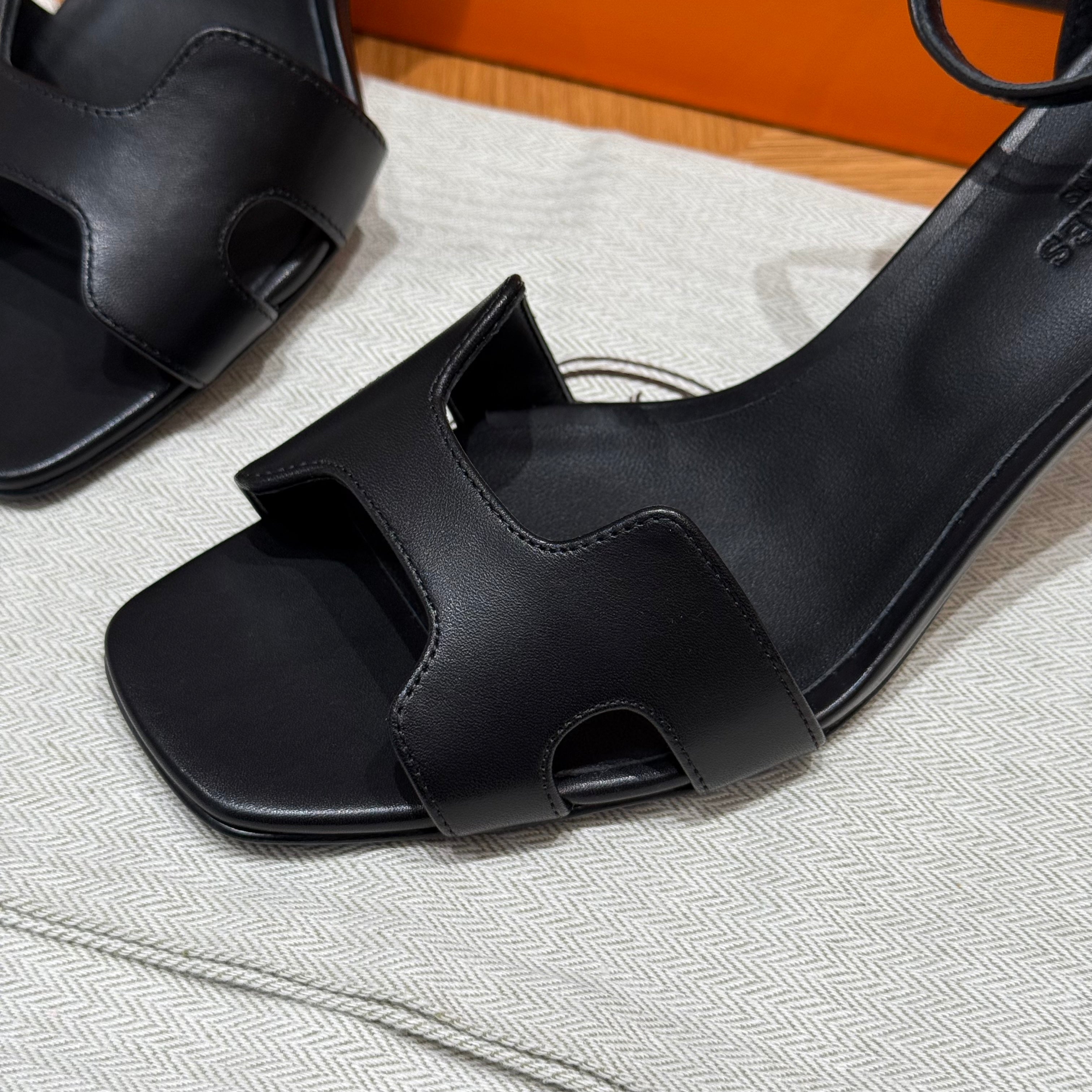 에르메스 조이 70 샌들  굽 7cm