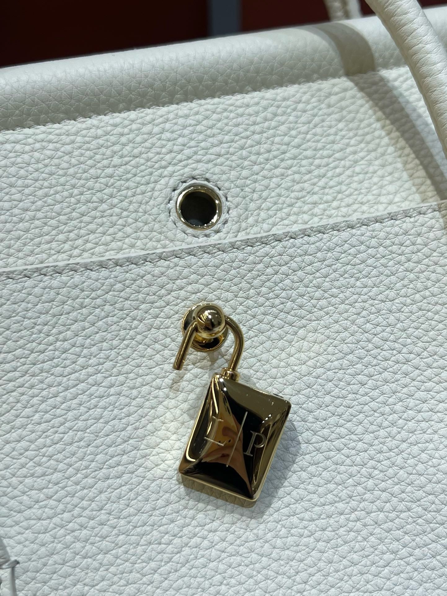 로로피아나 룸백 L25 (위스퍼 화이트)