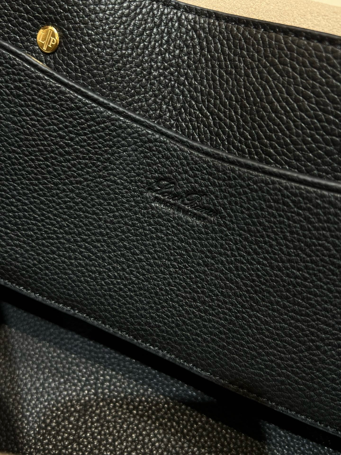 로로피아나 룸백 L25