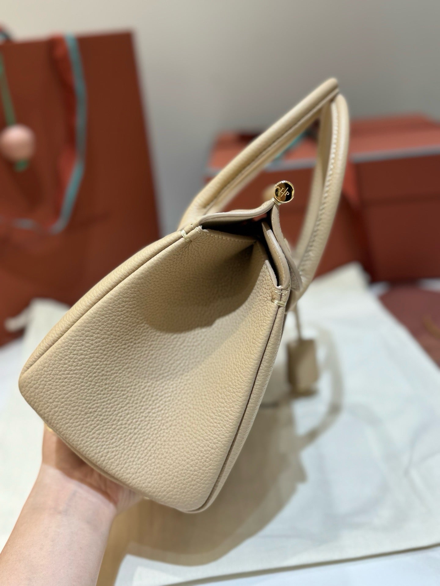 로로피아나 룸백 L25 (라이트 매스틱)