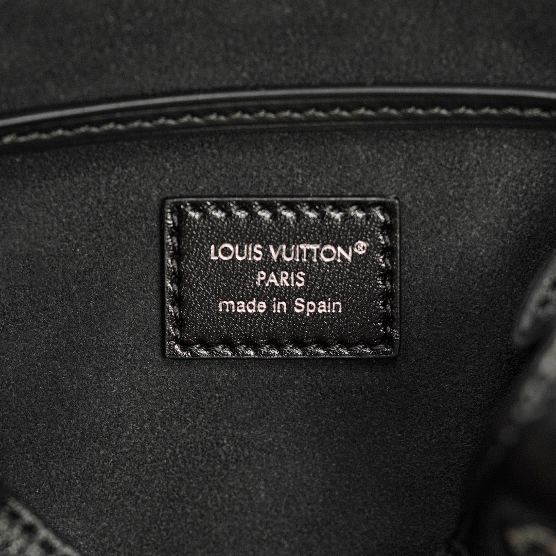 루이비통 몽수리 바이브 백팩 PM