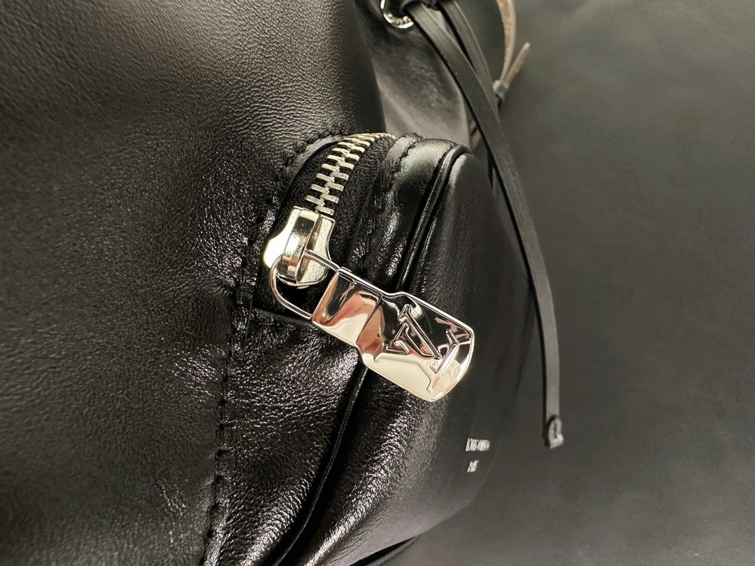 루이비통 몽수리 바이브 백팩 PM