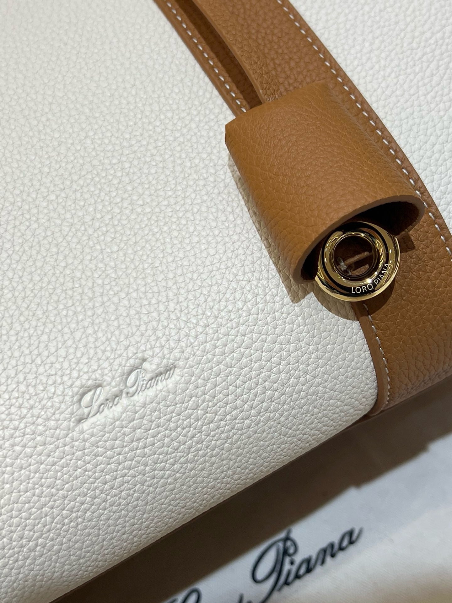 로로피아나 룸백 L32 코튼