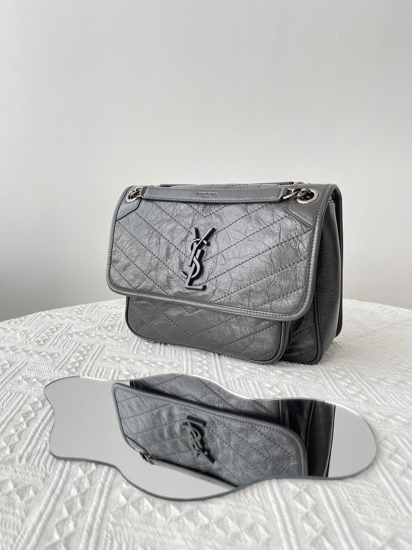 생로랑 니키백 미디움 빈티지 레더