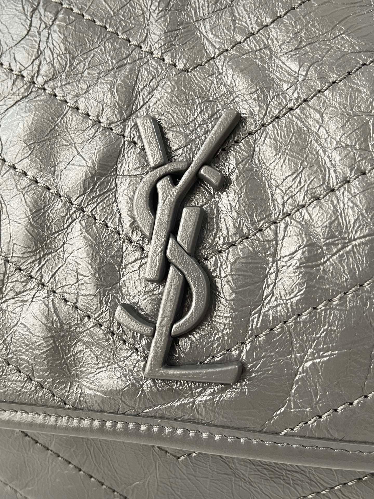 생로랑 니키백 미디움 빈티지 레더