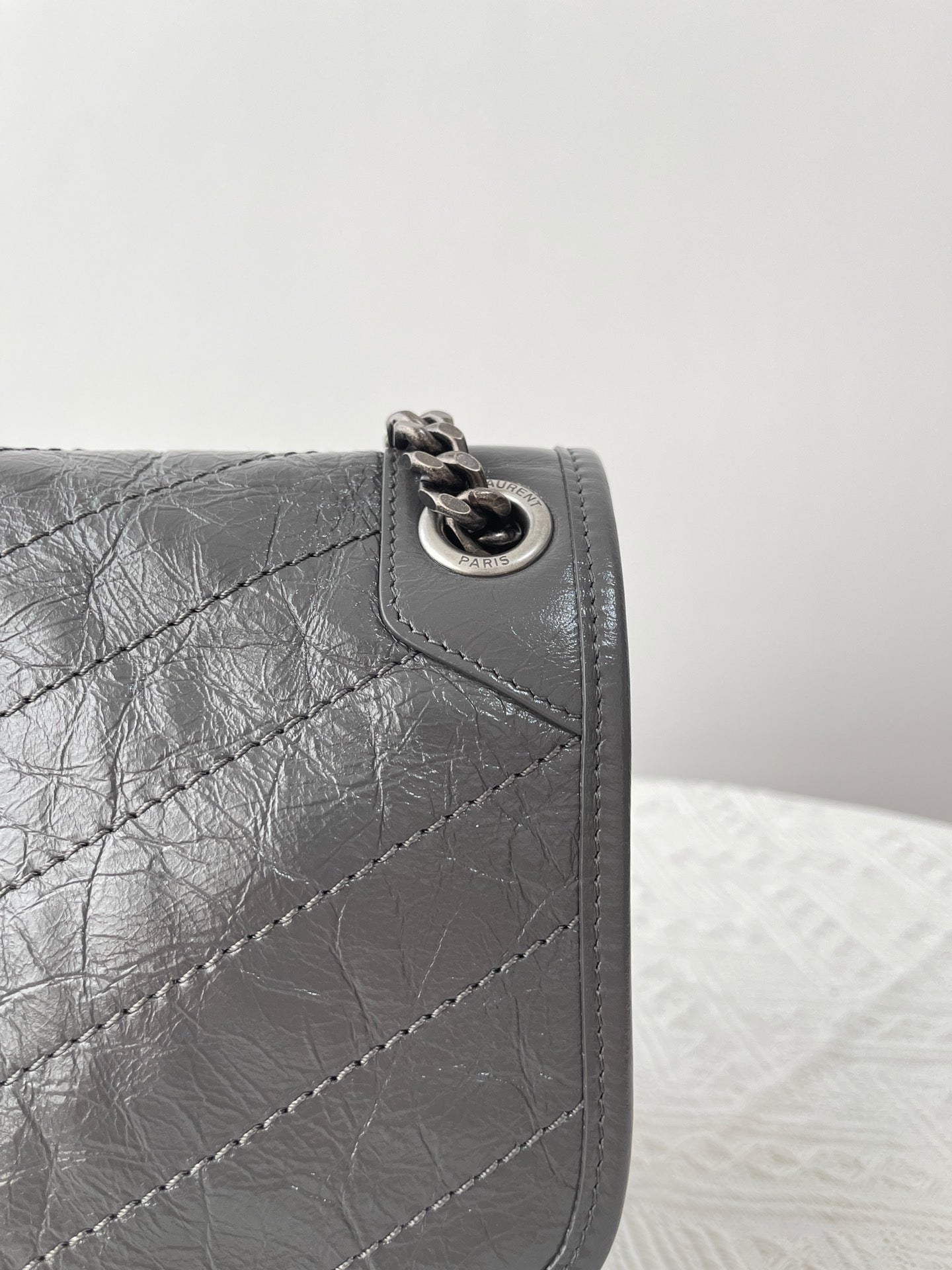 생로랑 니키백 미디움 빈티지 레더