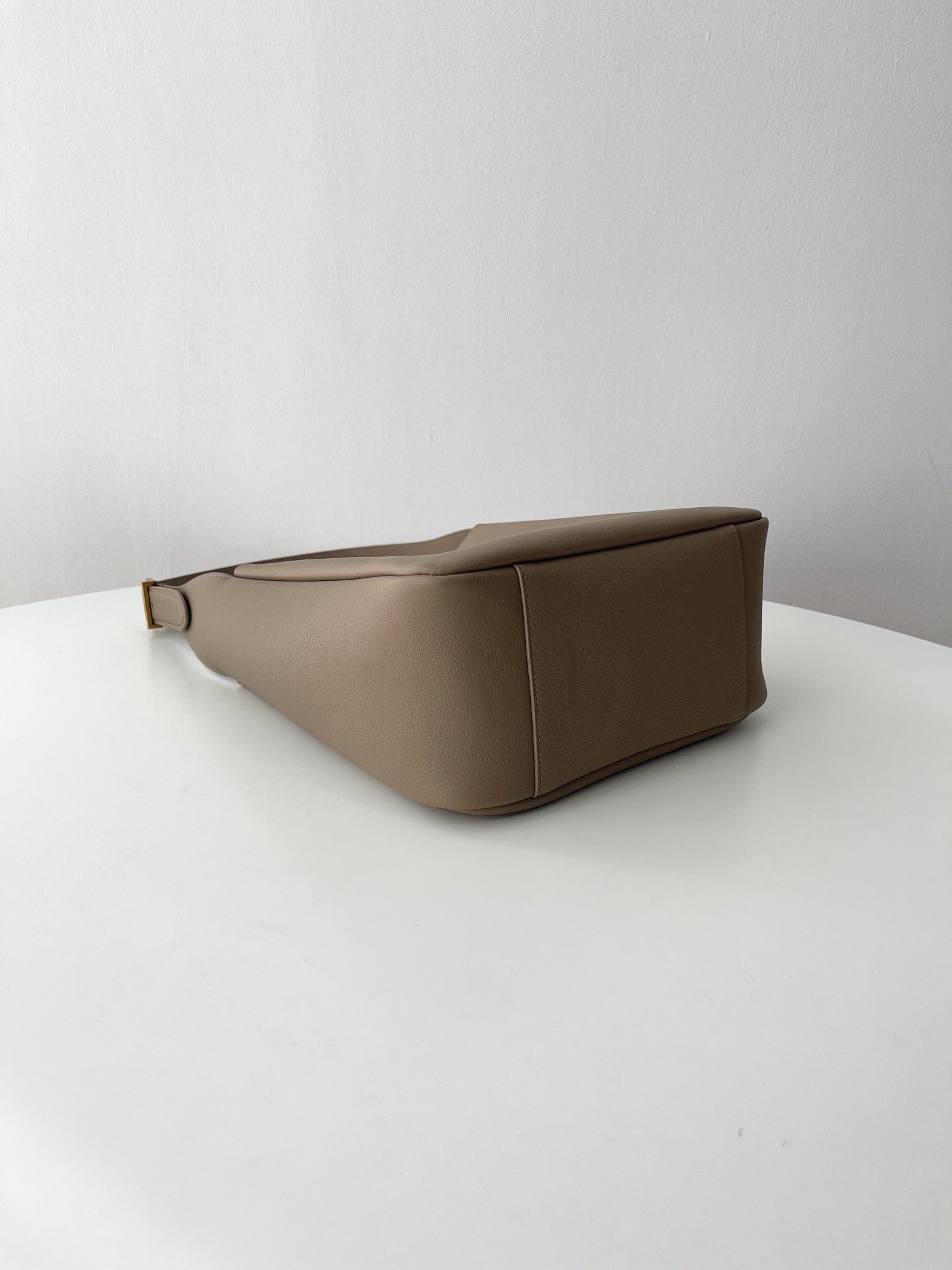 생로랑 LE 5À7 호보 스몰